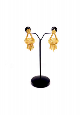 Golden party ear ring