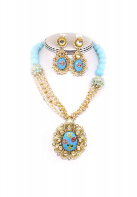 Antic multi stone decorated pendent set