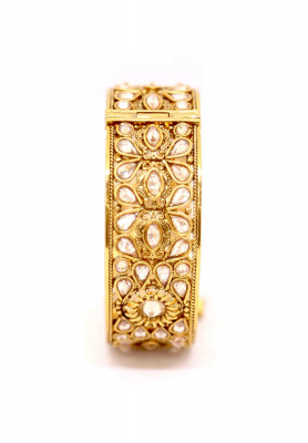 Gold plate light pink ad stone party chur