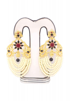Black-maroon-pearl-golden ear ring
