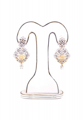 Oxy golden diamond cut stone ear ring