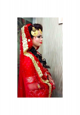 Attractive bridal wedding makeup