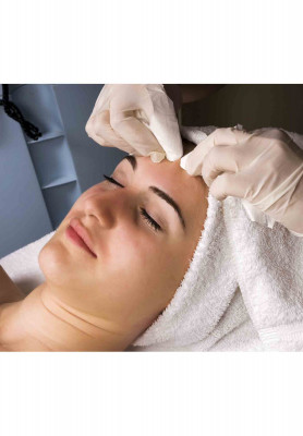 Attractive bridal mehedi and facial package