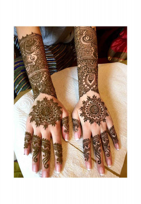 Attractive bridal mehedi and facial package