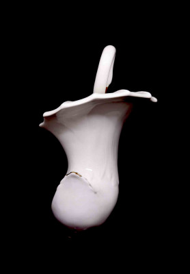 Goose shaped showpiece