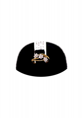 Floral Diamond Finger Ring