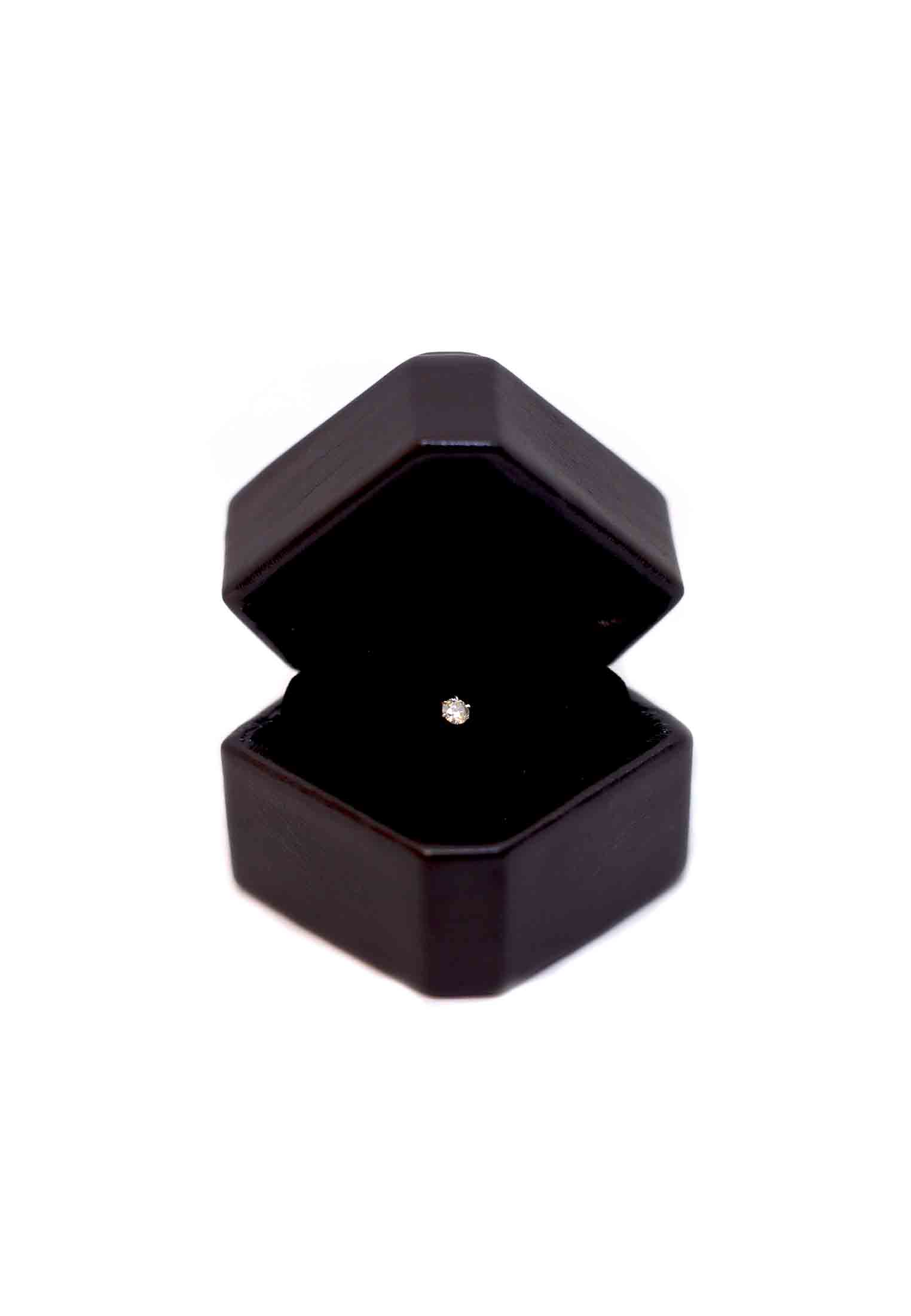 Premium Diamond nose pin
