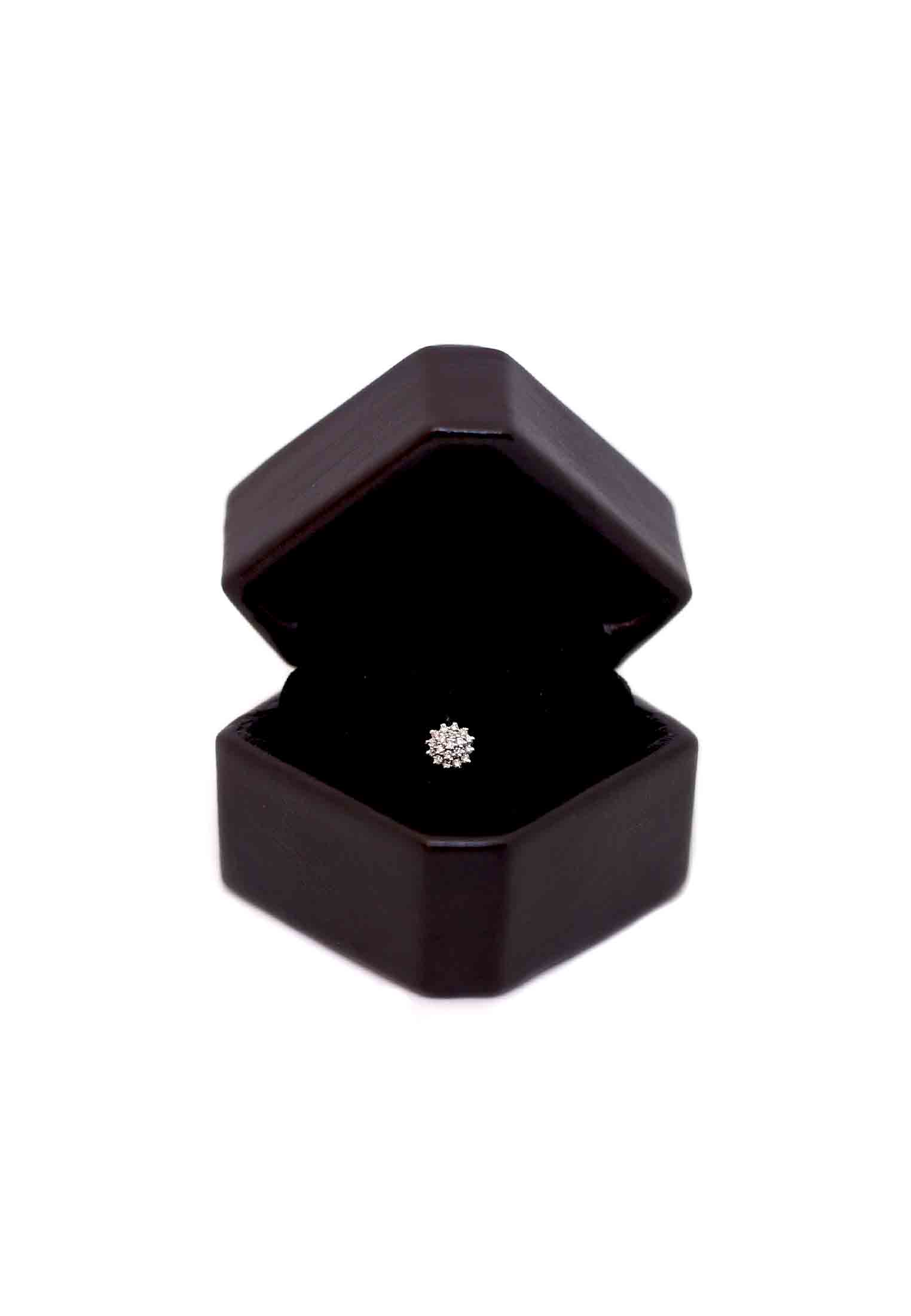 0.13 ct Diamond nose pin