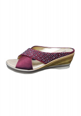 Maroon Semi Heel