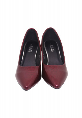Maroon Pointed Glass Cut Shoe