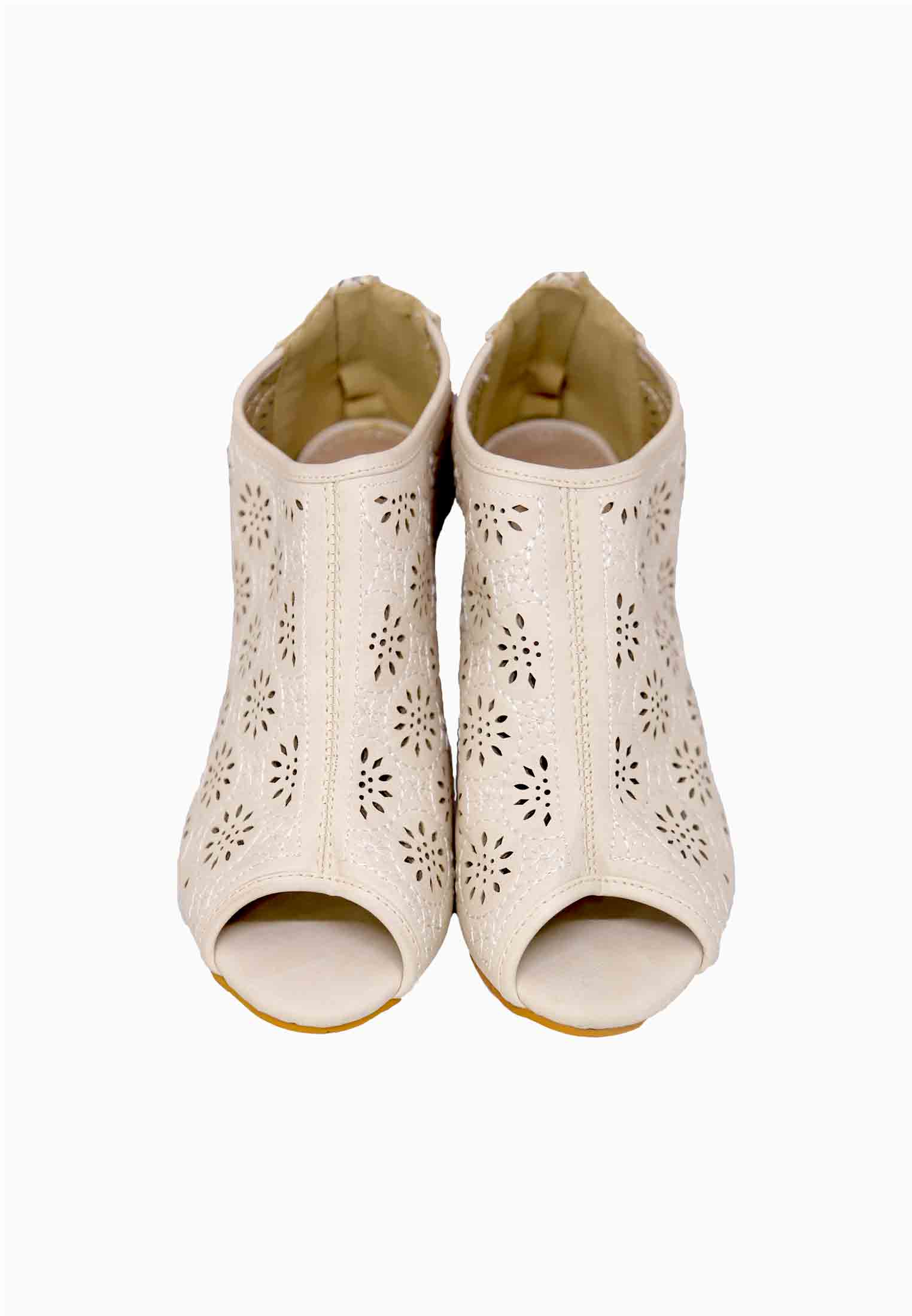 Cream Box heel 