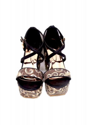 Black Balance heel 