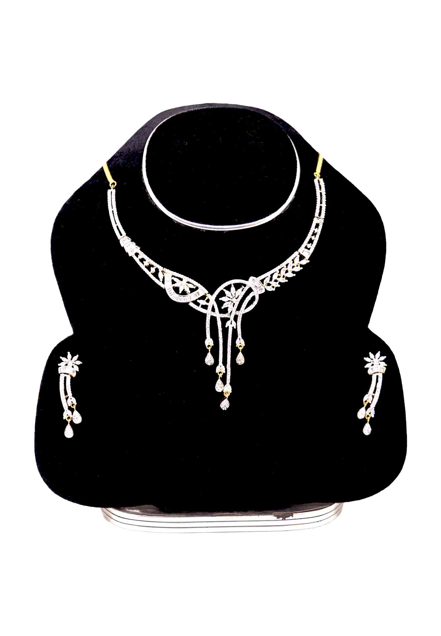 Indian Round Shaped Diamond Cut Necklace
