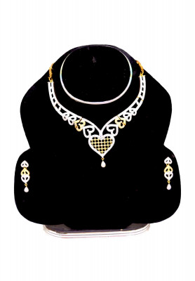 6 U Shaped Vori Diamond Cut Necklace