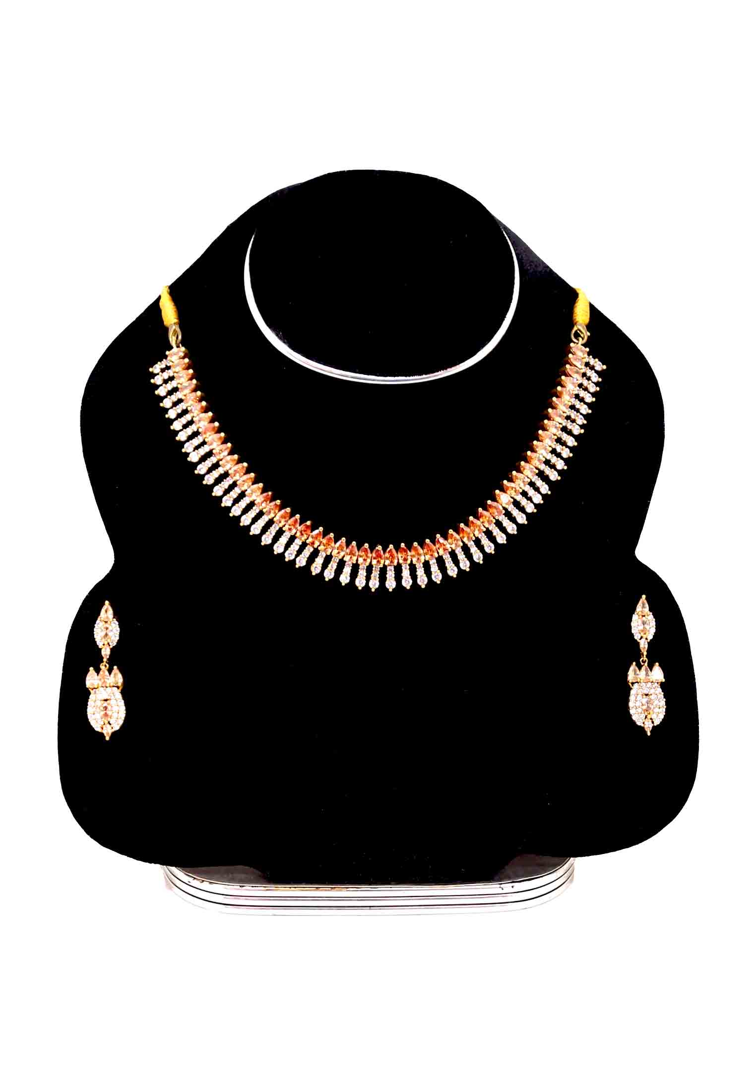 5 Vori U Shaped Diamond Cut Necklace