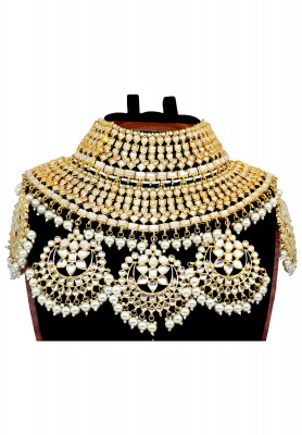 Kundon khonto har with ear ring  