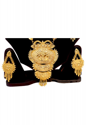 Golden color weeding sita set