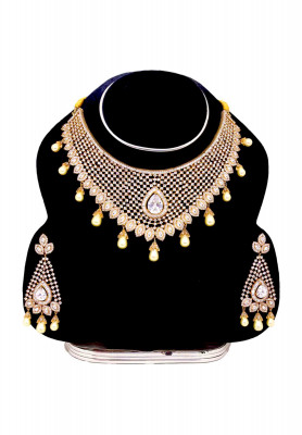 12 Vori V Shaped Diamond Cut Necklace