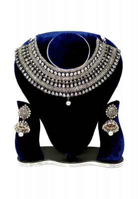 Silver antic kontho check with ear ring 