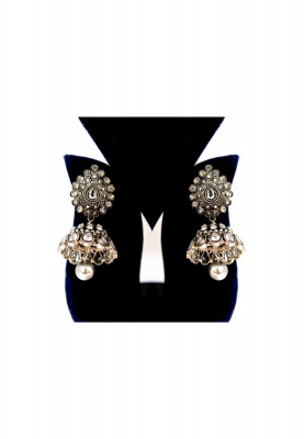 Silver antic kontho check with ear ring 