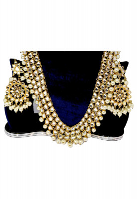 Golden Kundon har with ear ring  