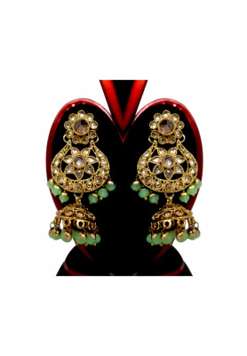 Mehedi polish set necklace 