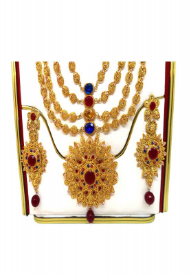Golden white Sita har With ear ring 