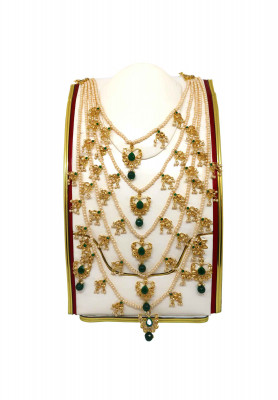 Panna stone Sita har With ear ring 