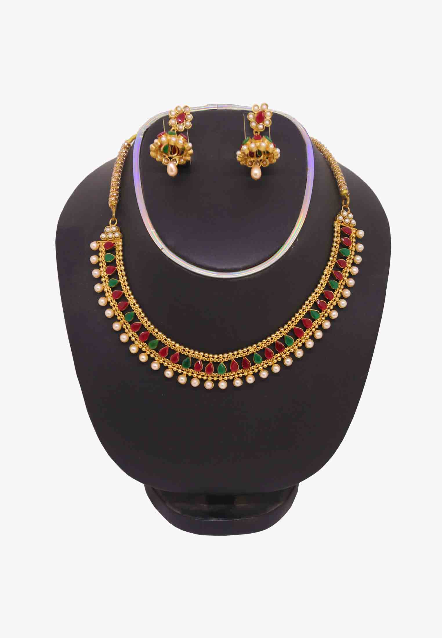 Gold palte necklace
