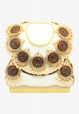 U Shape Pearl Necklace