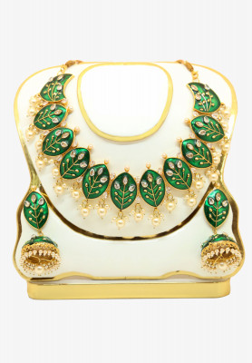 U Shape Green Meena Necklce