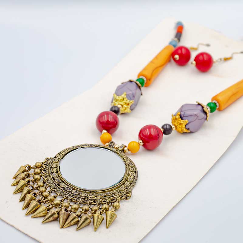 yarn necklace