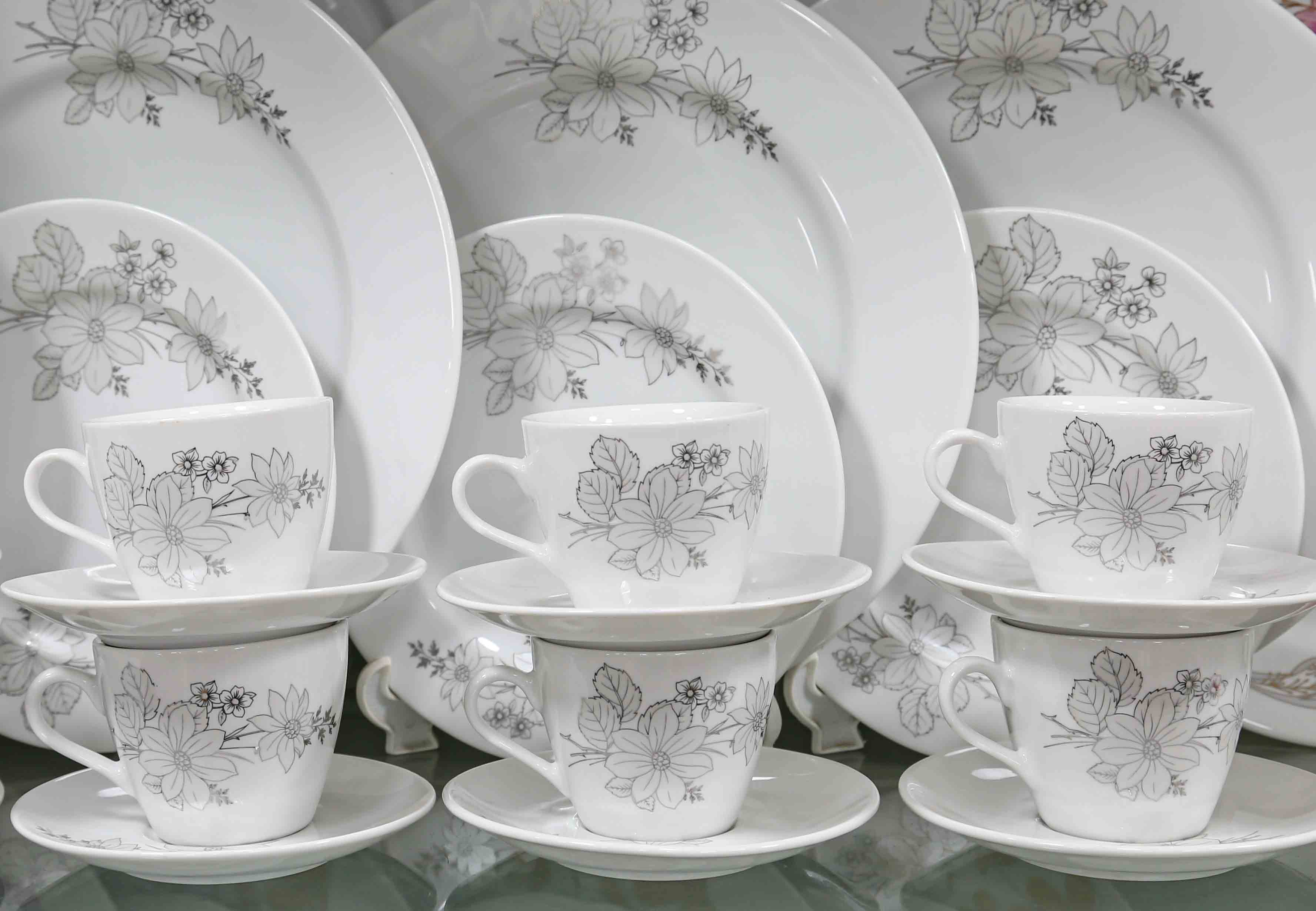 27 Pieces Monno Dinner Set