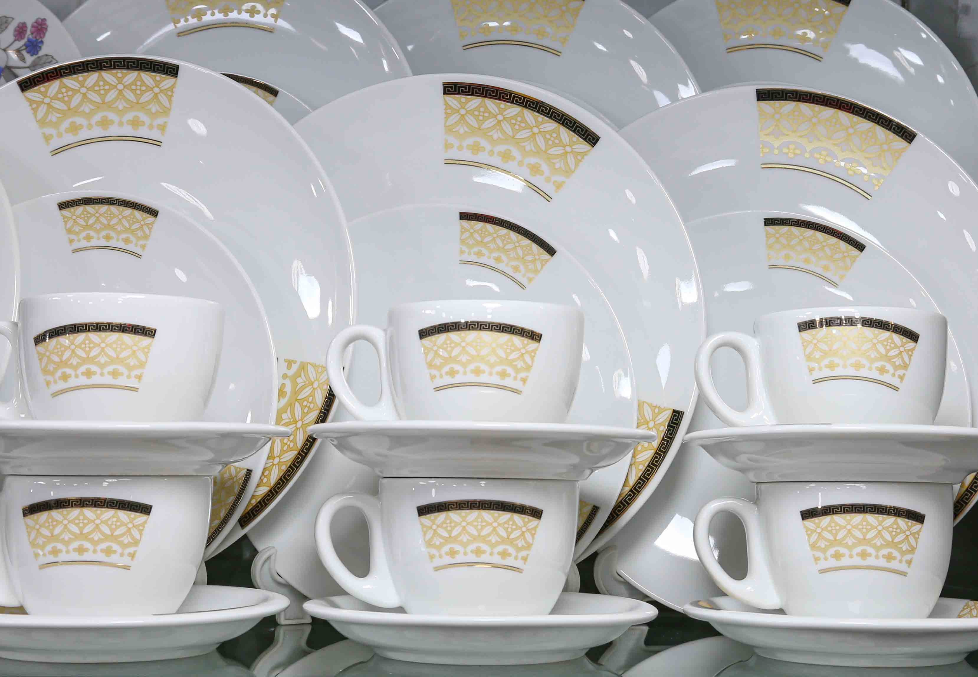 32 Pieces Ariana Dinner Set
