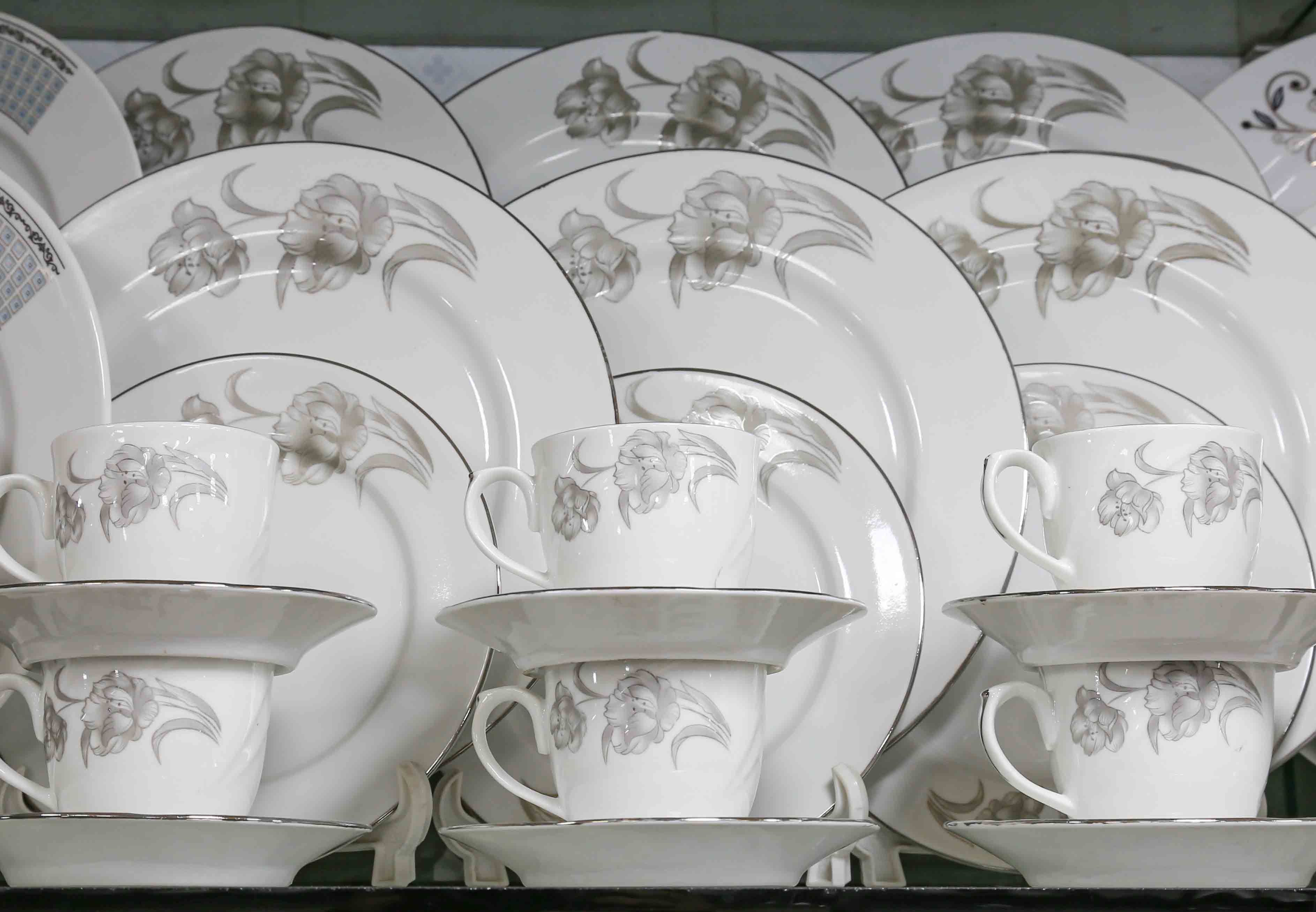32 Pieces PCI Dinner Set