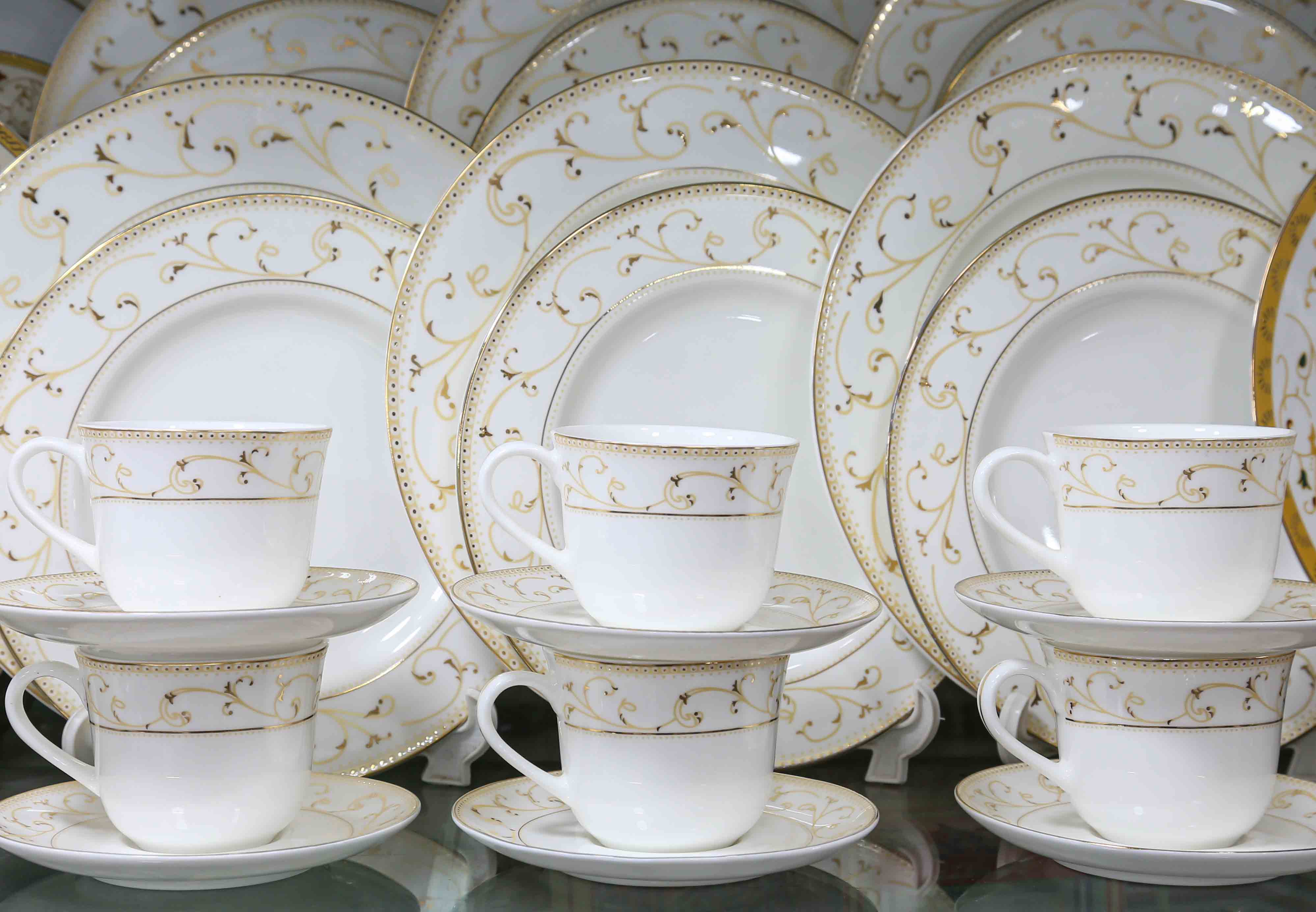32 Pieces Monno Dinner Set