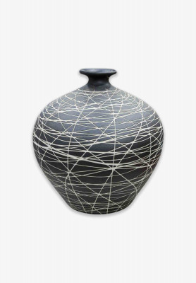  A Beautiful Chinese Flower Vase
