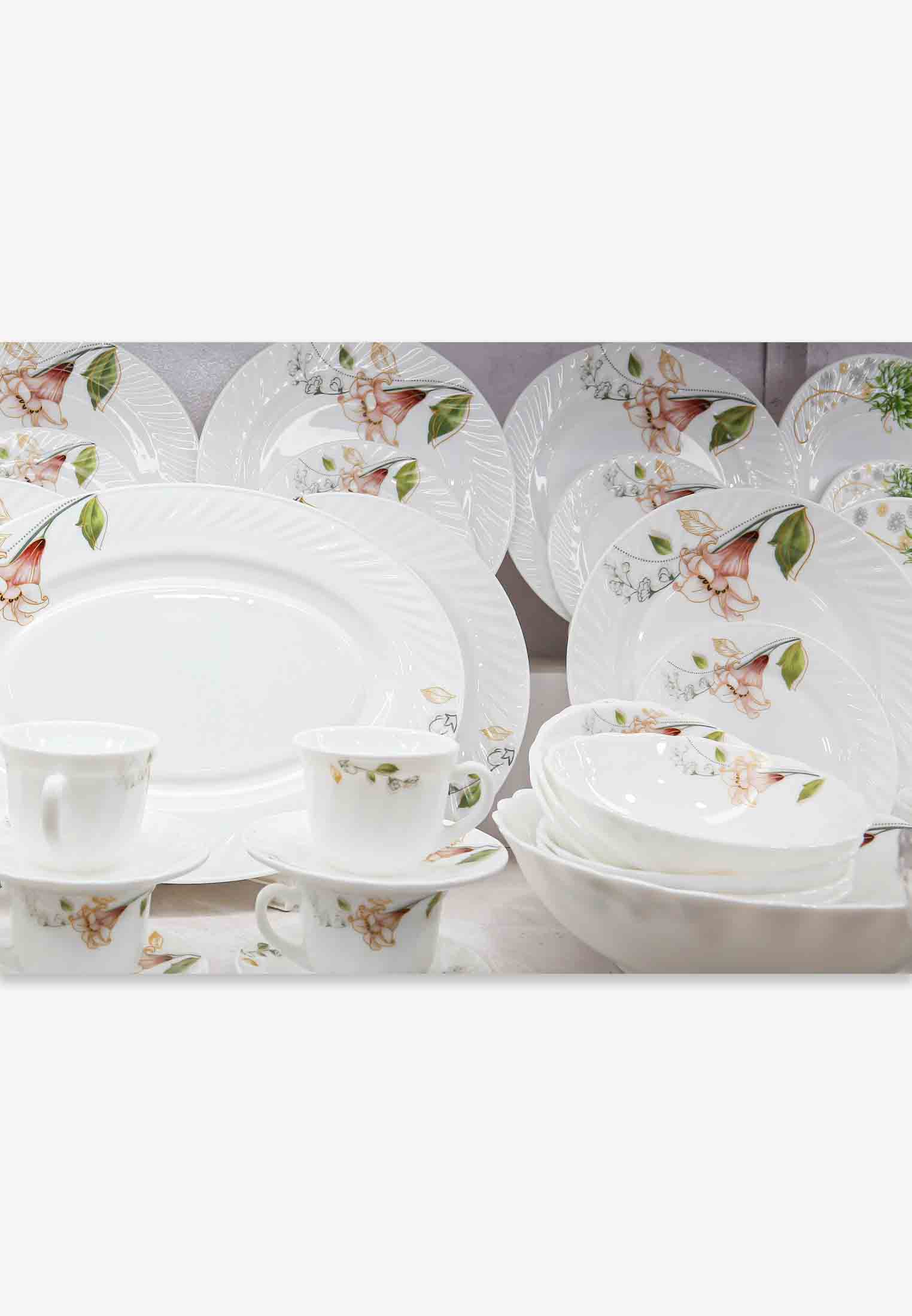 32 PIECES DINNER SET