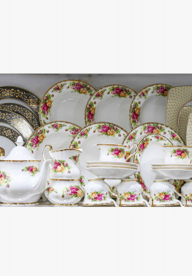 35 Pieces  Dinner Set
