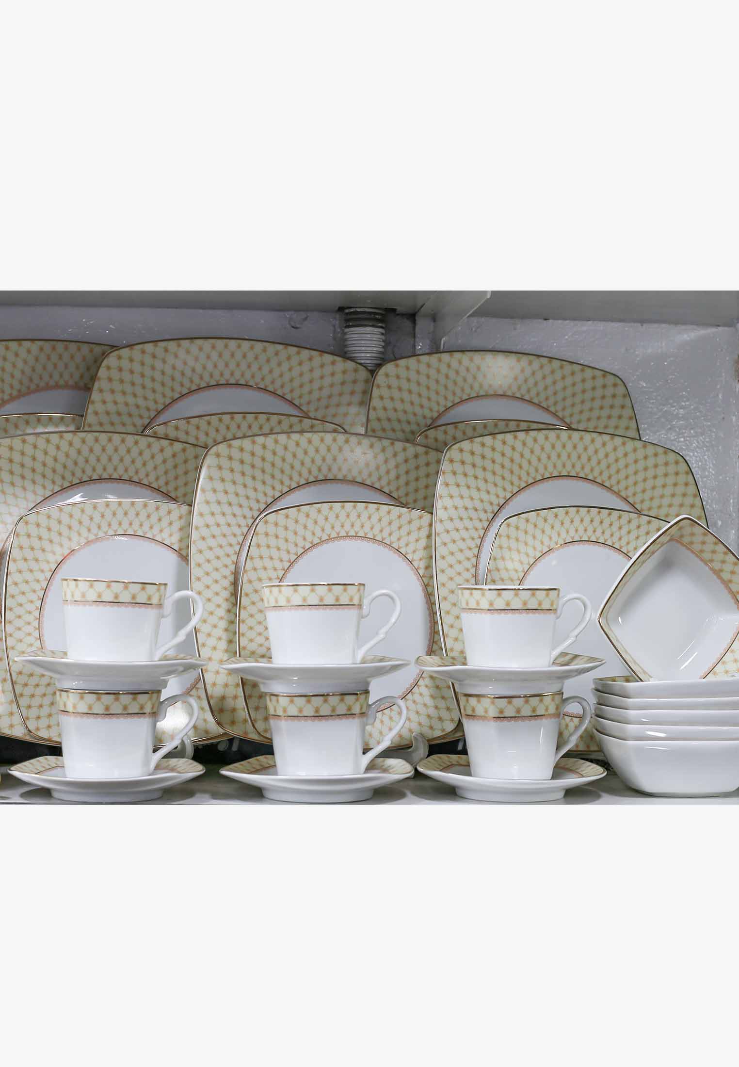 32 Pieces  Dinner Set